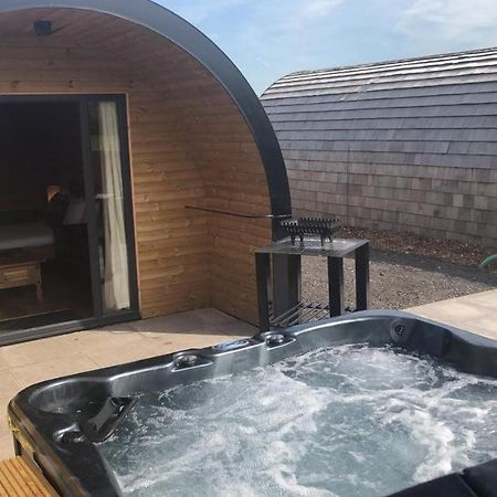 Superior Glamping Pod With Hot Tub Hotel ฟรอดแชม ภายนอก รูปภาพ